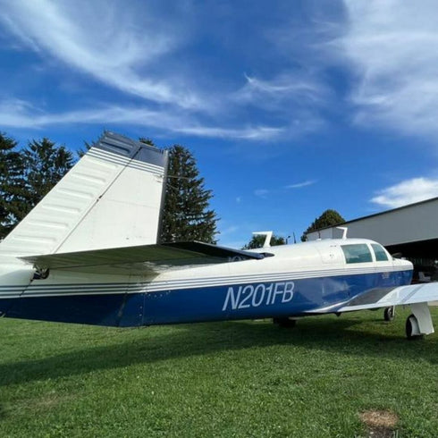 Experienta cu un avion unic in Romania - 300 km/ora