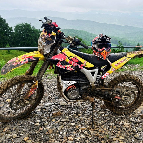 Enduro cu motoare electrice Sur Ron la munte