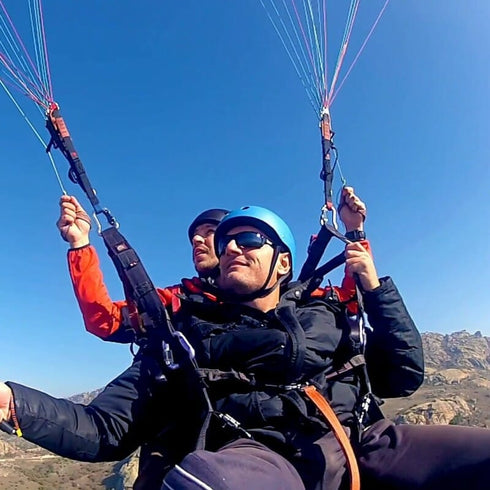 Zbor cu parapanta in tandem pentru un cuplu, cu filmare si fotografii